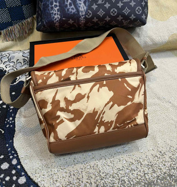 prada túi đeo chéo (lsh7016)