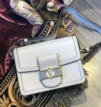 LV Dauphine mini 